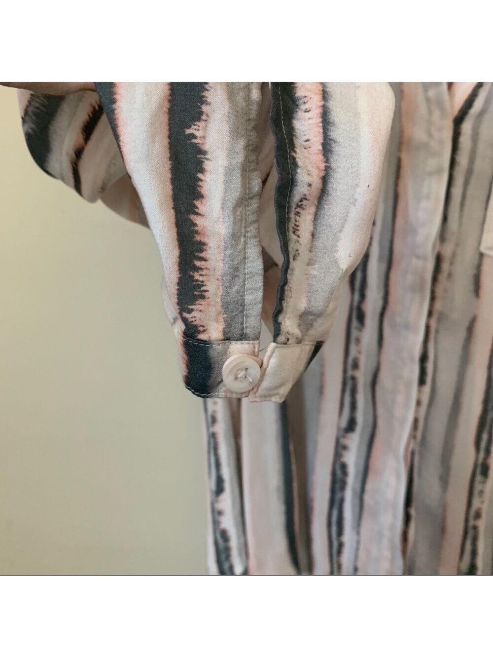 Cloth & Stone Anthropologie Stripe Button Down Long Sleeve Top Size S - Picture 4 of 6